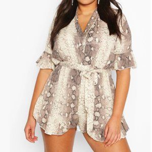 BOOHOO Trendy Snakeskin Ruffle Wrap Romper sz 14